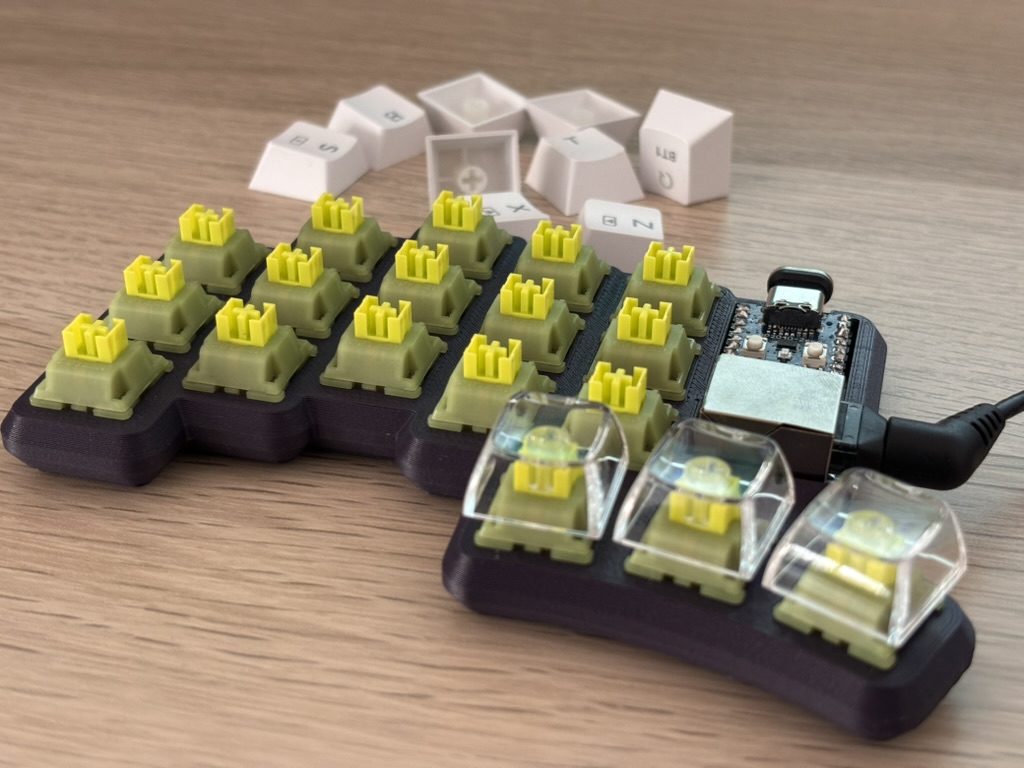 Half a split keyboard with no keycaps